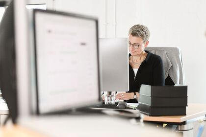 此图标为功能安全认证（ISO 26262）的缩略图。