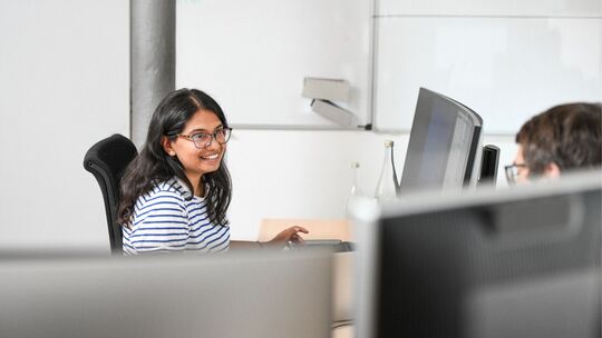 Diese Abbildung ist ein Thumbnail, welches die Schulungsseite zum Thema Einführung in die modellbasierte Entwicklung und Qualitätssicherung eingebetteter Software repräsentiert.