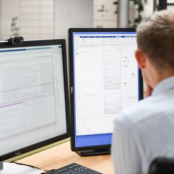 This image is a thumbnail representing the training page for the topic Development of Safety-Related Embedded Software.