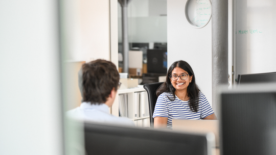 本图片展示了网络研讨会 “基于模型的敏捷软件开发与敏捷模型测试” 的封面。