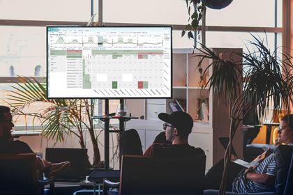 本图片展示了文章 “Software Quality Monitoring Starts with Quality Assurance Reports” 的封面。